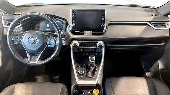 Toyota RAV4 4 of 17