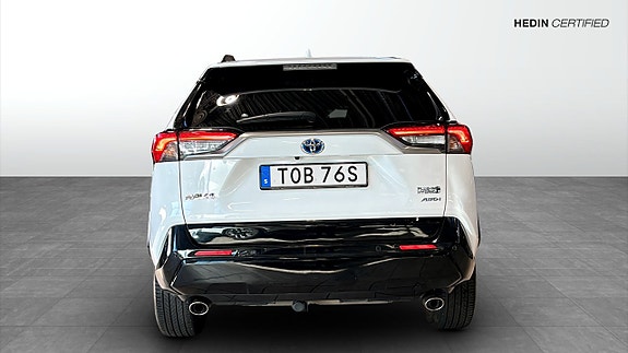Toyota RAV4 7 of 17