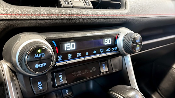 Toyota RAV4 15 of 17