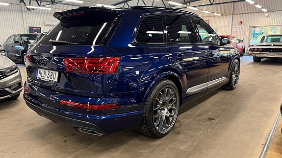 Audi Q7 4 of 10