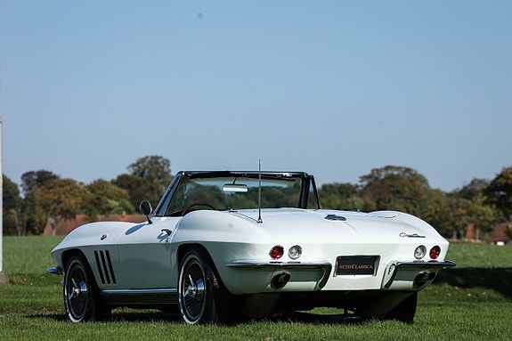 Chevrolet Corvette 9 of 24