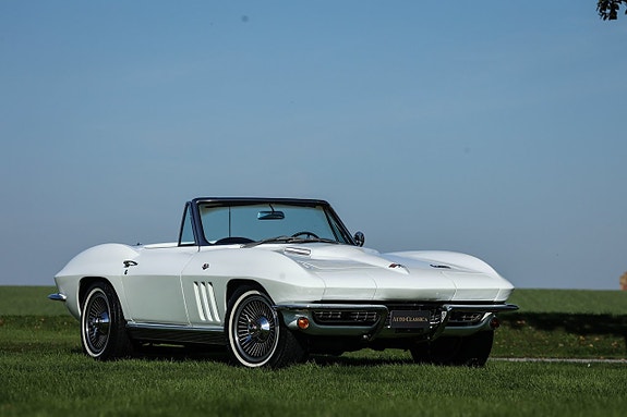 Chevrolet Corvette 5 of 24