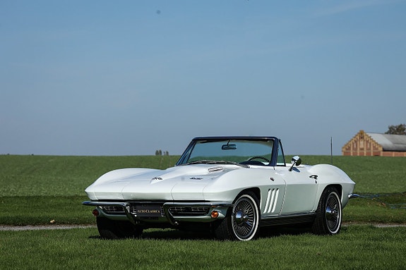 Chevrolet Corvette 7 of 24