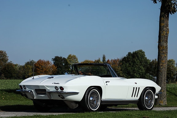 Chevrolet Corvette 11 of 24