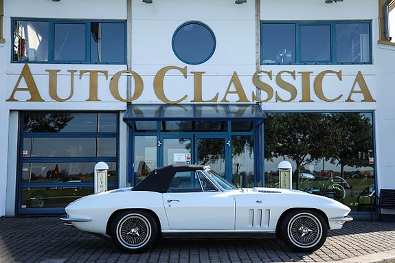Chevrolet Corvette 13 of 24
