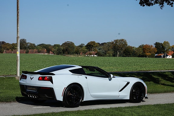 Chevrolet Corvette 14 of 25