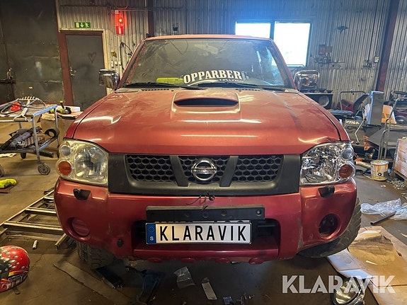 A-Traktor Nissan Navara Dubbelhytt 2.5 4WD 2 of 6