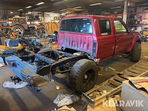 A-Traktor Nissan Navara Dubbelhytt 2.5 4WD 4 of 6