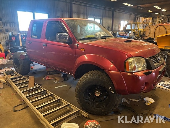 A-Traktor Nissan Navara Dubbelhytt 2.5 4WD 3 of 6