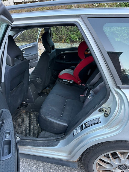 Volvo V40 6 of 9