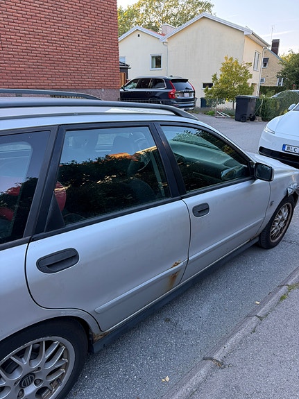 Volvo V40 5 of 9