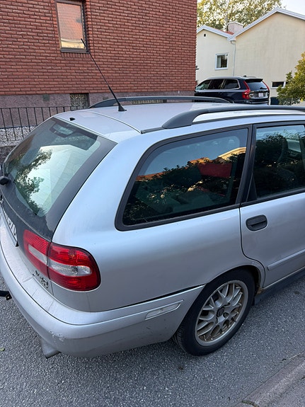 Volvo V40 4 of 9