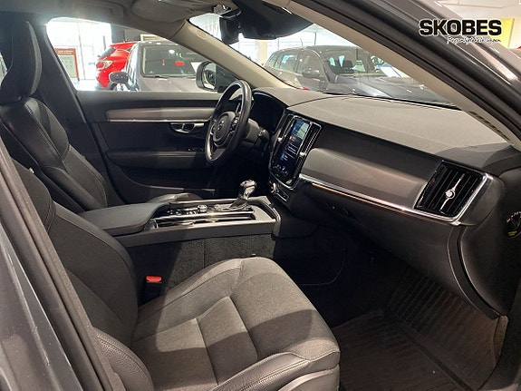 Volvo V90 Cross Country 10 of 17