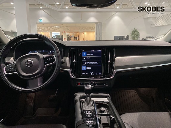 Volvo V90 Cross Country 11 of 17