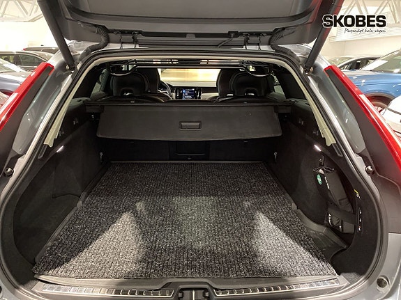 Volvo V90 Cross Country 15 of 17