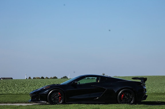 Chevrolet Corvette 12 of 30