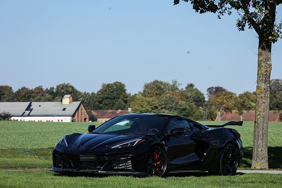 Chevrolet Corvette 4 of 30