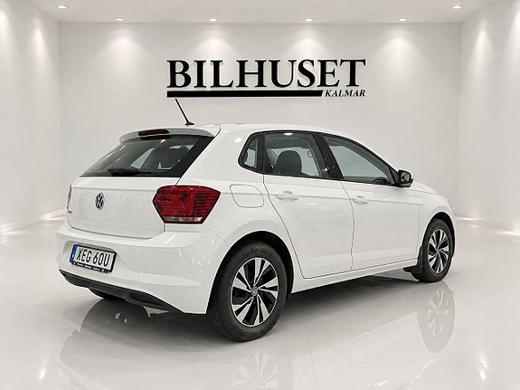 Volkswagen Polo 2 of 5