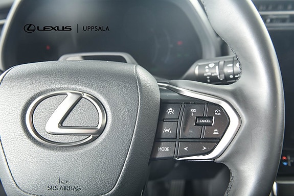 Lexus LBX 12 of 13