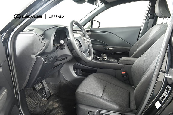 Lexus LBX 6 of 13