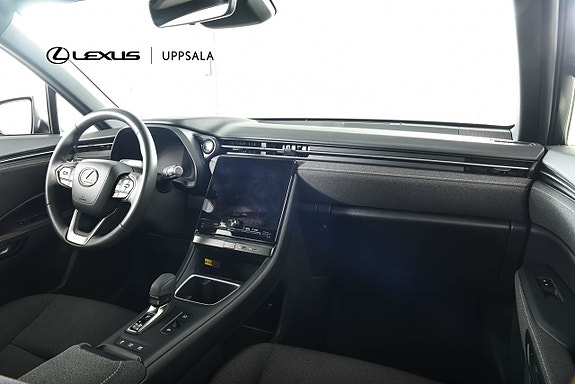 Lexus LBX 10 of 13