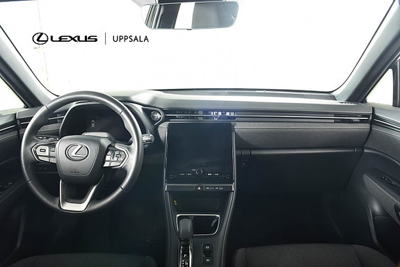 Lexus LBX 8 of 13