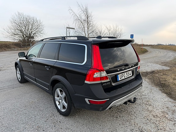 Volvo XC70 2 of 20