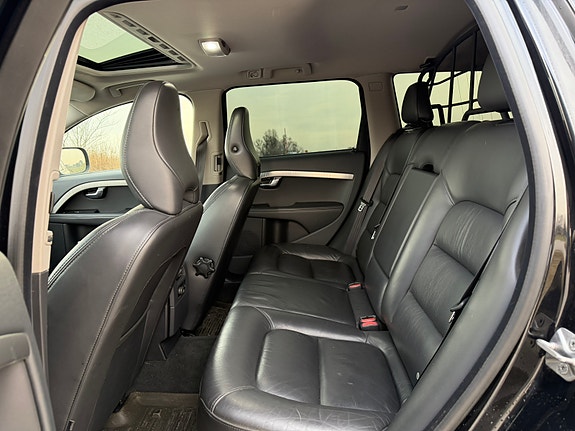 Volvo XC70 8 of 20