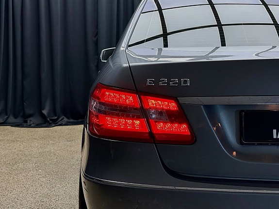 Mercedes-Benz E220 15 of 30