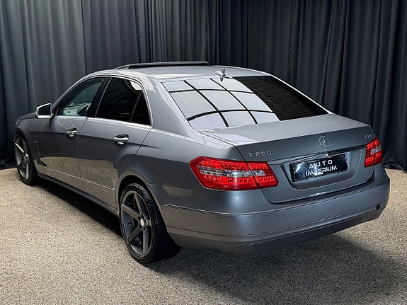 Mercedes-Benz E220 10 of 30