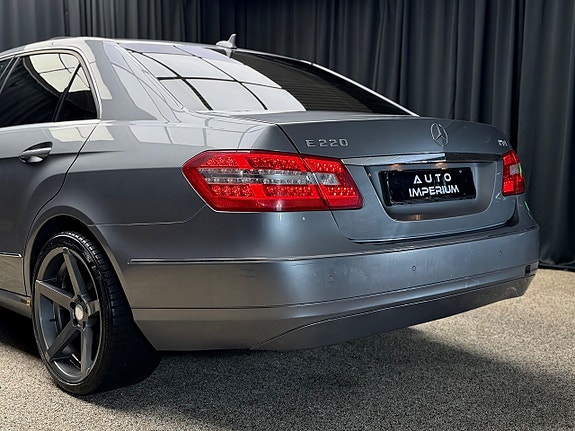 Mercedes-Benz E220 14 of 30