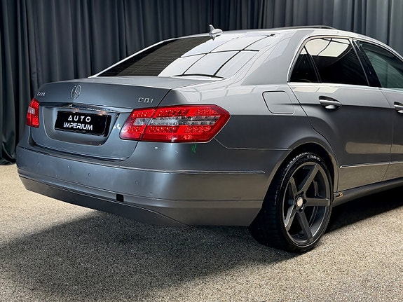 Mercedes-Benz E220 13 of 30