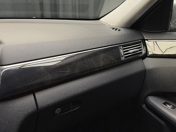 Mercedes-Benz E220 24 of 30
