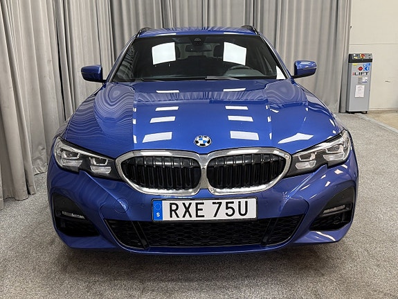 BMW 330e 5 of 19