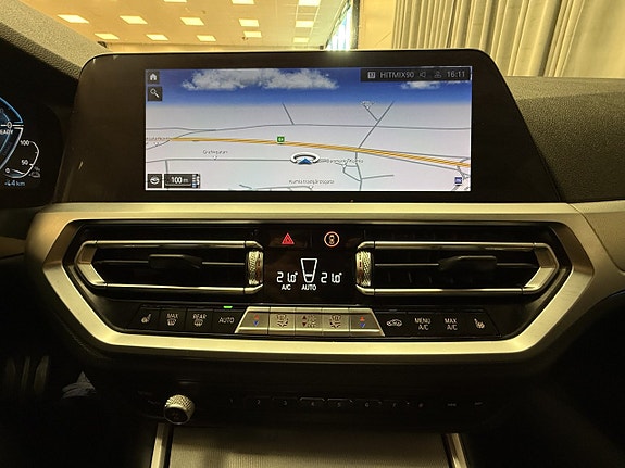 BMW 330e 12 of 19