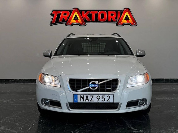 Volvo V70 3 of 11