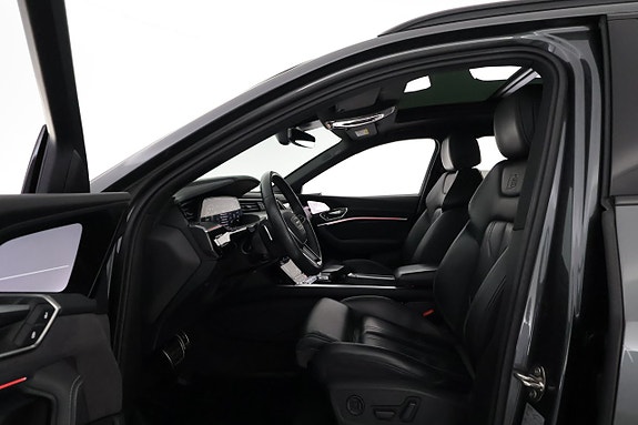 Audi Q8 e-tron 10 of 30