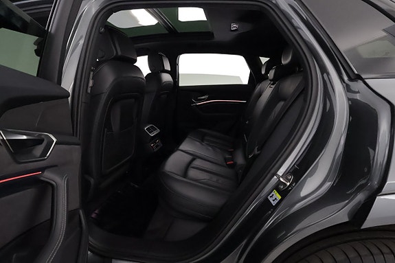 Audi Q8 e-tron 12 of 30