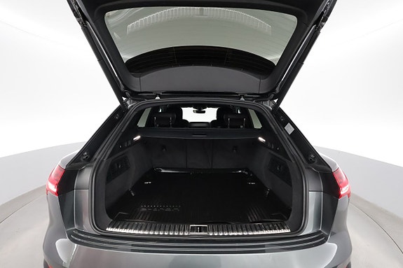 Audi Q8 e-tron 28 of 30