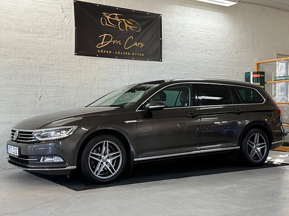 Volkswagen Passat 2 of 30