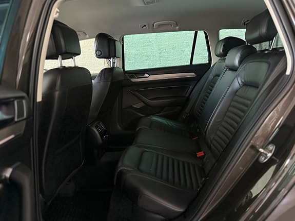 Volkswagen Passat 20 of 30