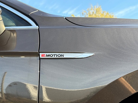 Volkswagen Passat 12 of 30