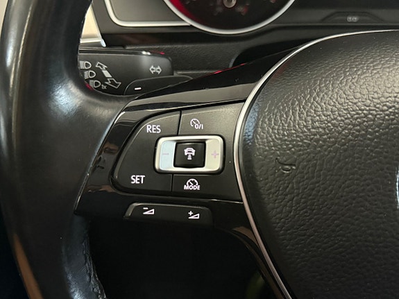 Volkswagen Passat 28 of 30
