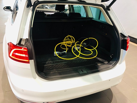 Volkswagen Passat 9 of 9