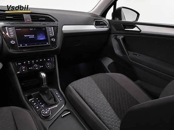 Volkswagen Tiguan 17 of 29