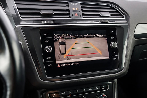 Volkswagen Tiguan 16 of 24