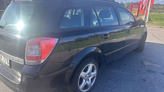 Opel Astra 4 of 6