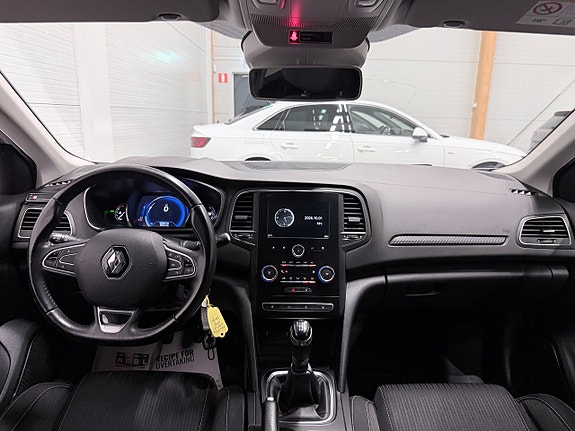 Renault Megane 12 of 15