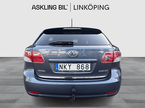 Toyota Avensis 4 of 11