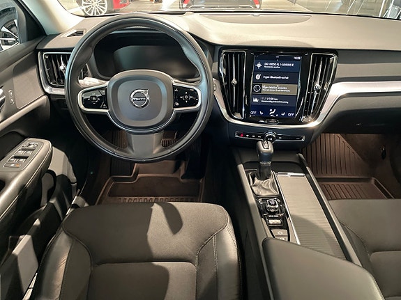 Volvo V60 14 of 25